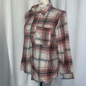 Women’s Plaid Button-Up